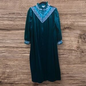 Vintage Ashley Ames, green velour house address. Medium